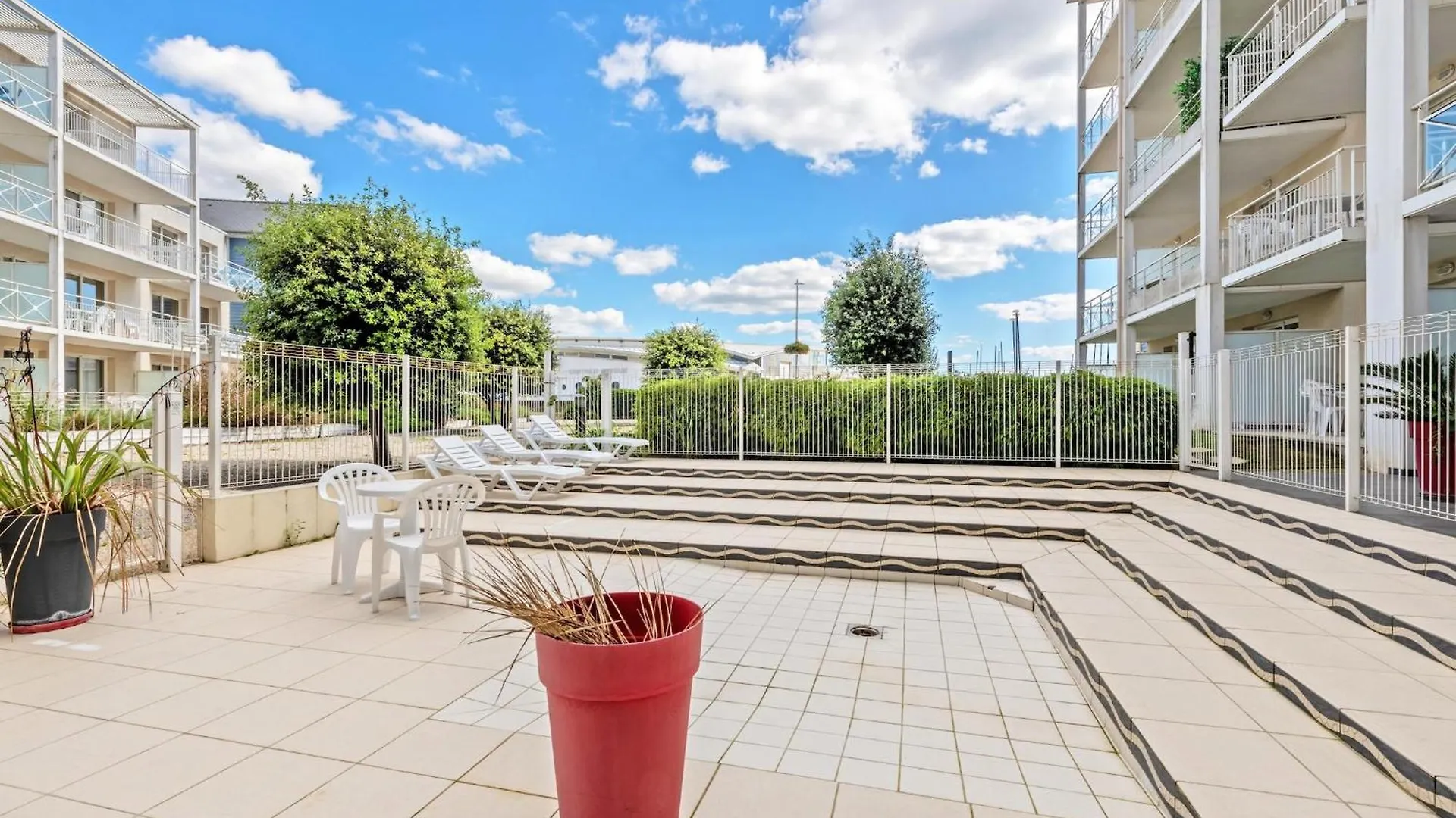 Apartment With Indoor Pool And Sea View Plougonvelin