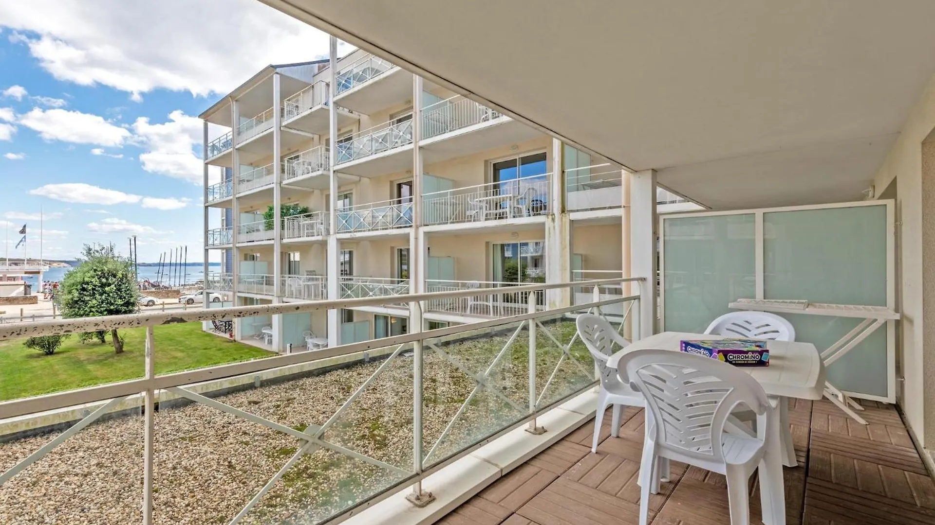 Apartment With Indoor Pool And Sea View Plougonvelin